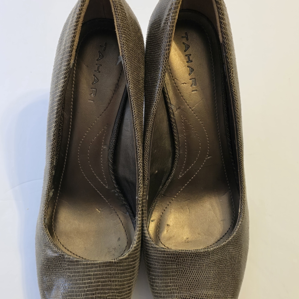 Tahari Olive Colored Heels with Studs Size 8 Baddie Sexy - Picture 4 of 8